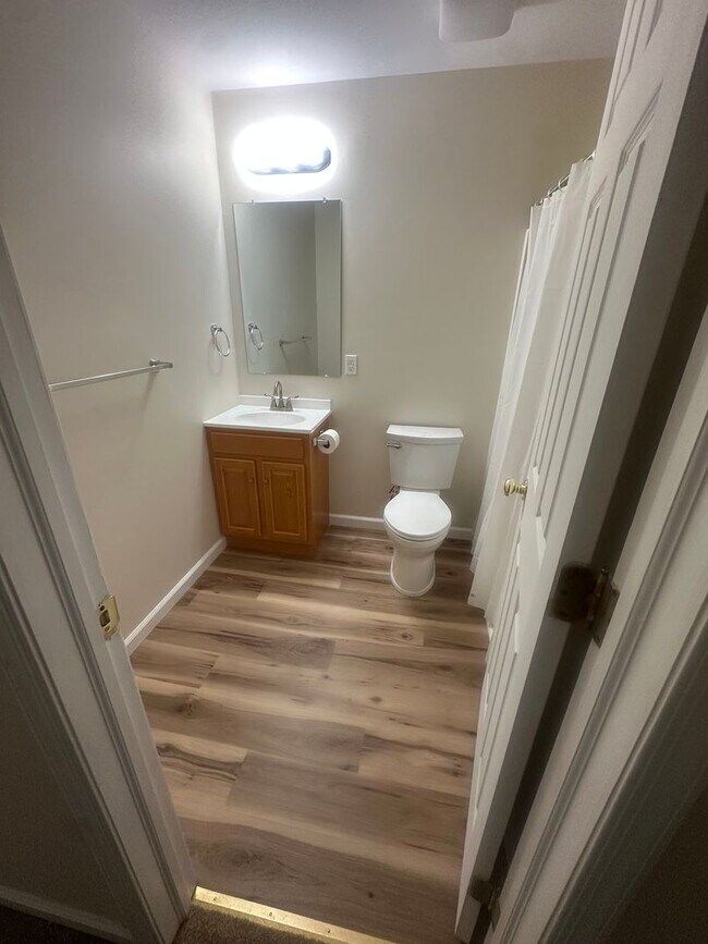 Building Photo - North East - 3 Bedroom 2 Bathroom