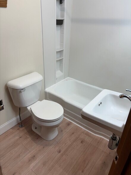 Building Photo - 175 May St