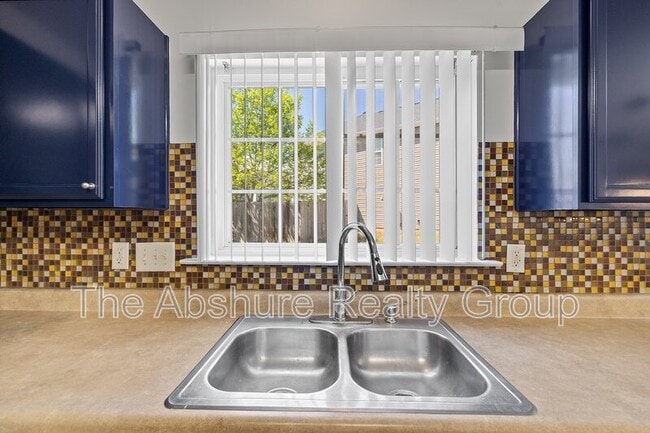 Building Photo - 6571 Guard Hill Dr