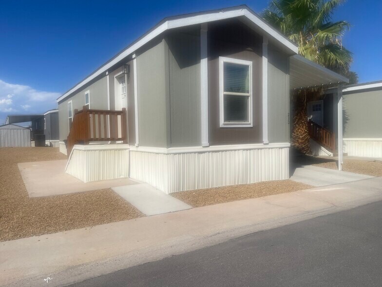 Building Photo - 2627 S Lamb Blvd