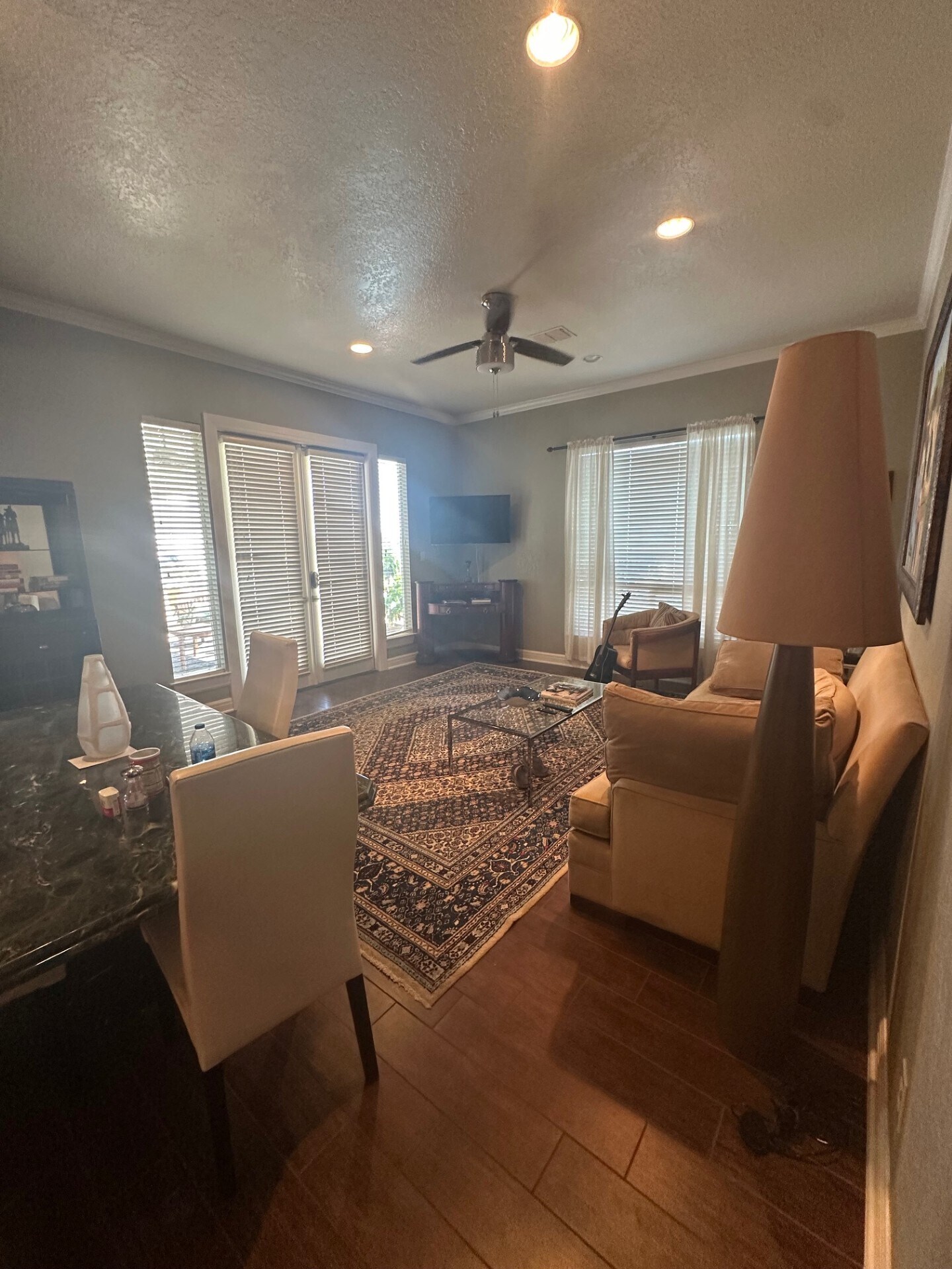 Living room has great windows w/ screens and ceiling fan - 38400 Interstate 10 W