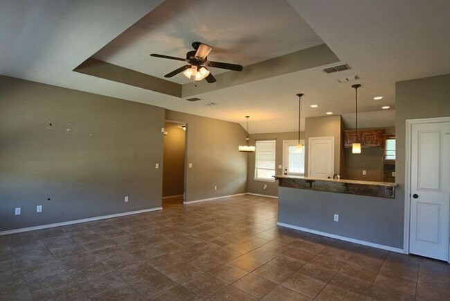 Building Photo - Tour Today! 3 Bedroom 2 Bath in Lindale ISD!