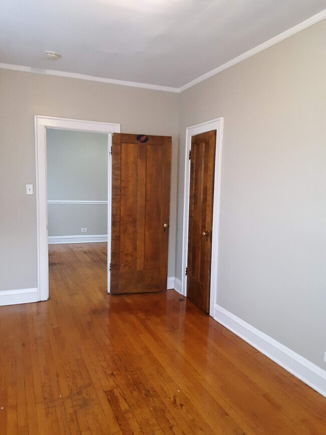 Building Photo - 232 Elmwood-2N