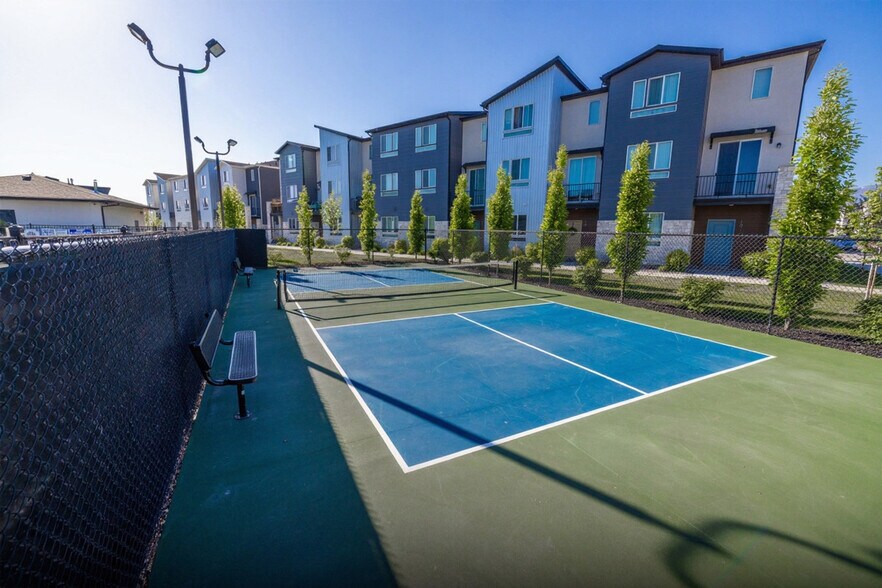 Building Photo - 1024 W 400 S