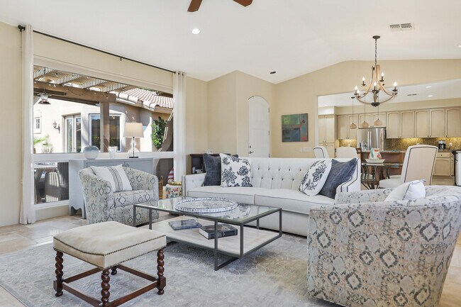 Building Photo - 78825 Vía Ventana