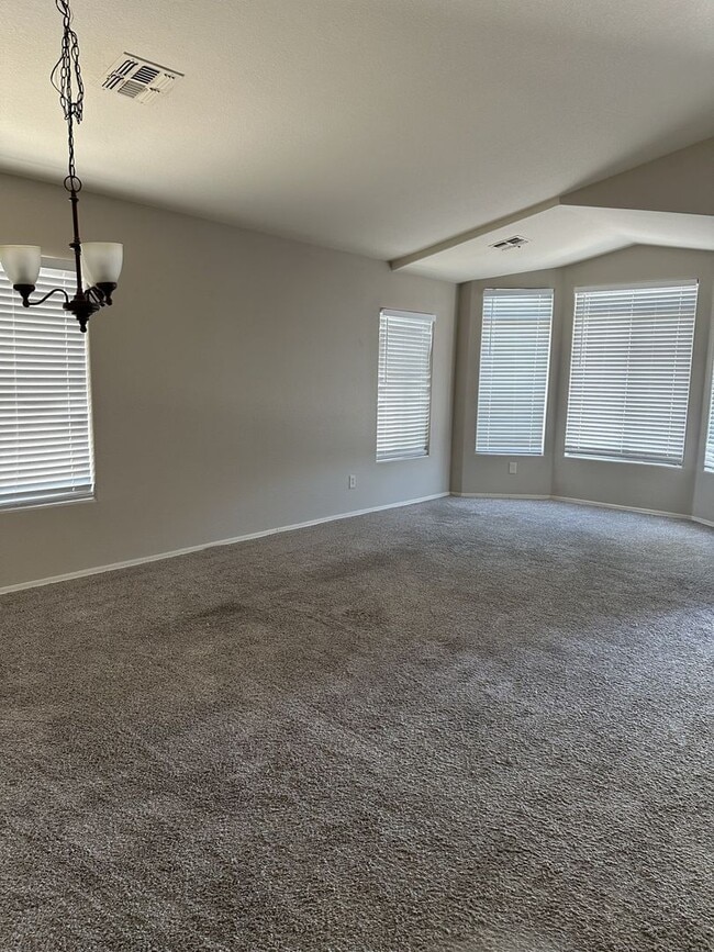 Building Photo - 4 Bedroom in San Tan Ranch, Gilbert!