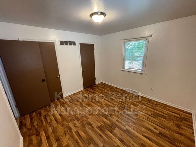 Building Photo - 236 Bonaire St