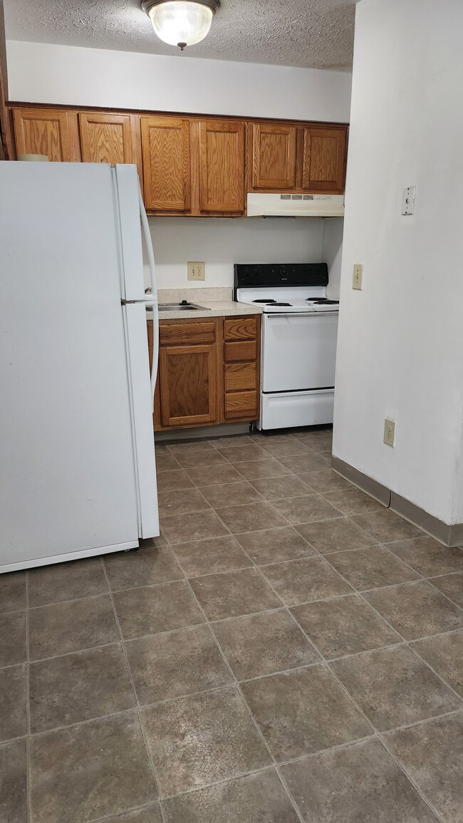 Kitchen - 3124 Bethel Rd