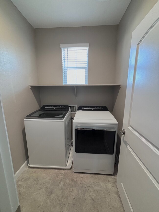 2nd floor laundry room - 1255 N Arizona Ave