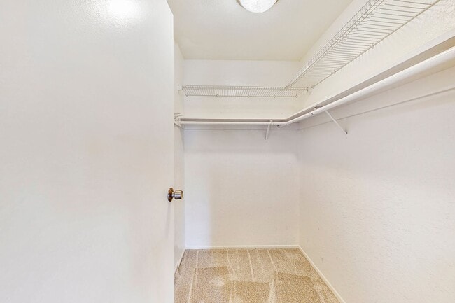 Building Photo - Rare Shorecliff Villas for rent.  2 bd / 2...