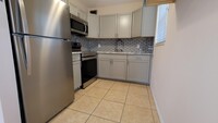 Building Photo - 208 Easthampton I