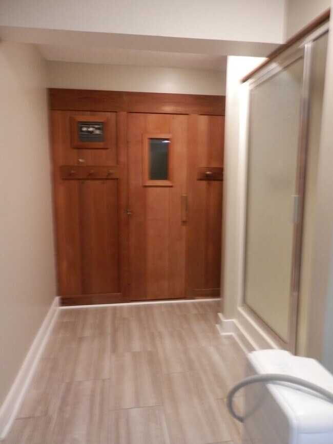Building Photo - Spectacular 5 Bed 3 Bath With Amazing View Of Number 9 Fairway at CCMO!