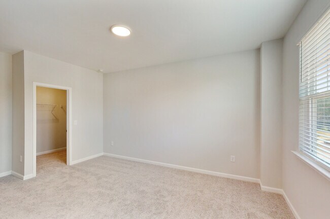 Building Photo - 3021 Worthy Way