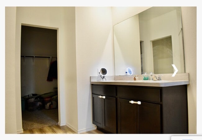 Building Photo - 1811 Legacy Hills Dr