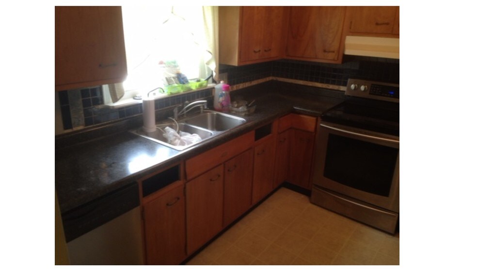 kitchen - 2 Hickory St
