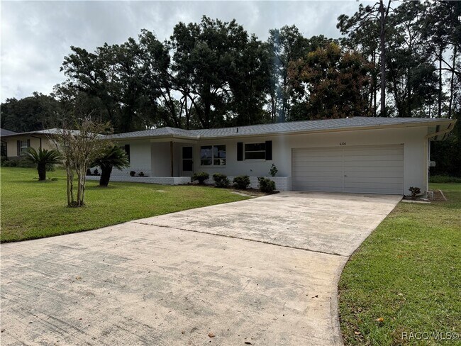 Building Photo - 6106 E Calico Ln
