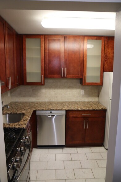 Primary Photo - 46 Lawson Ln