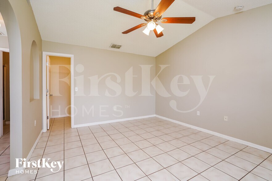 Building Photo - 873 Jarnac Dr