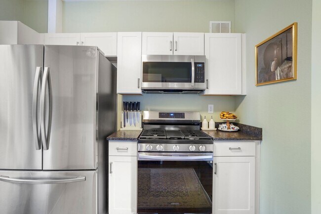 Building Photo - Charming Home Near Colorado College – Walk to Downtown & Trails!