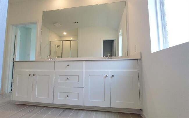 Building Photo - 6422 Seafoam Lake Dr