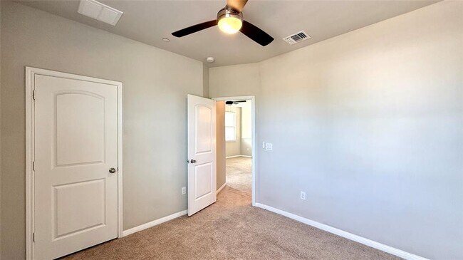 Building Photo - 1001 Zodiac Ln