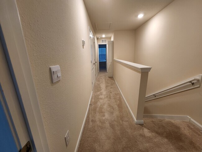 Building Photo - 875 Gate Run Rd