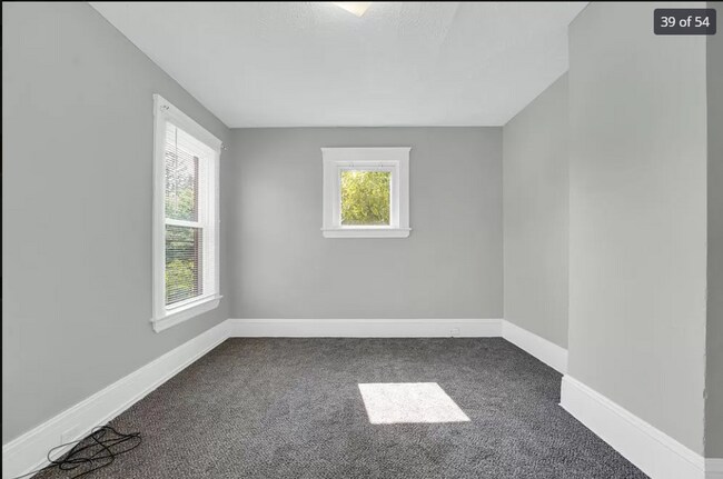 Building Photo - Renovated - 3 Bedroom Duplex