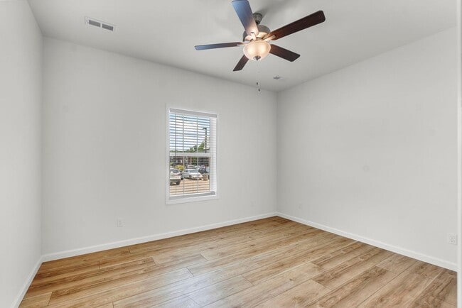 Building Photo - Bertling 1112 11