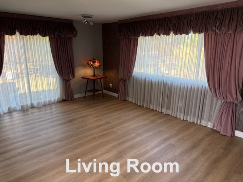 Building Photo - 4074 Vista Calaveras St