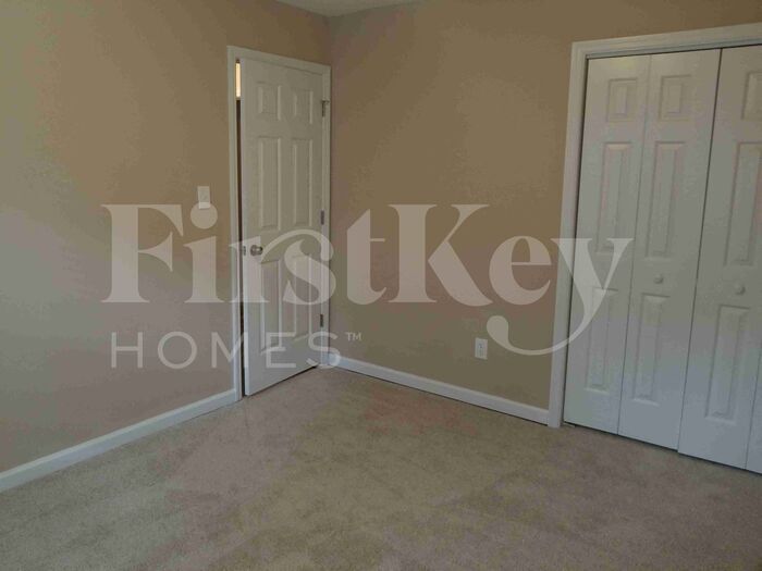 Building Photo - 1231 Springhill Rd