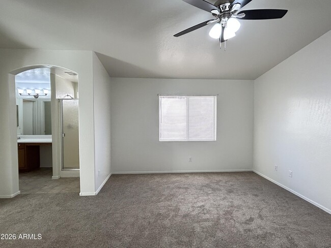 Building Photo - 3809 W Oregon Ave