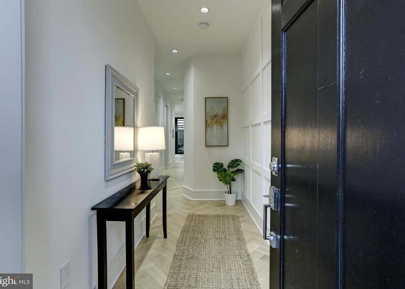 Building Photo - 1712 15th St NW