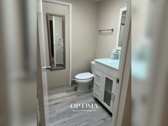 Building Photo - Beautiful Single-Family Home with Modern C...