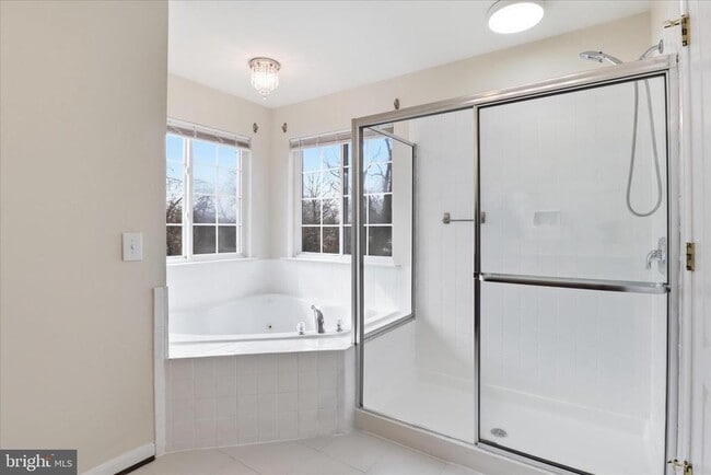 Building Photo - 2809 Forest Run Dr