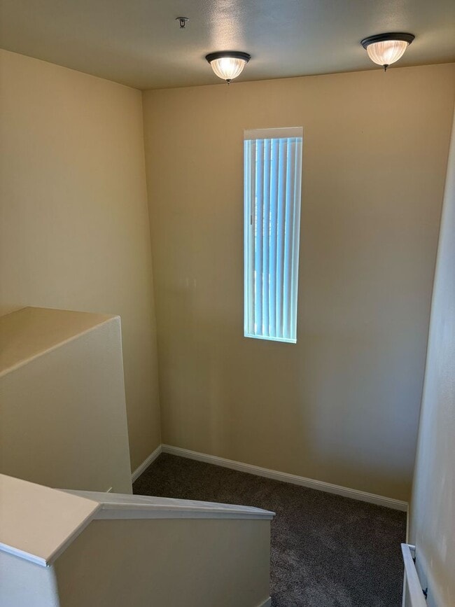 Building Photo - Upscale Living in Westlake Villas – Minute...