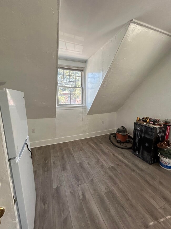 Building Photo - 20 Chapel St