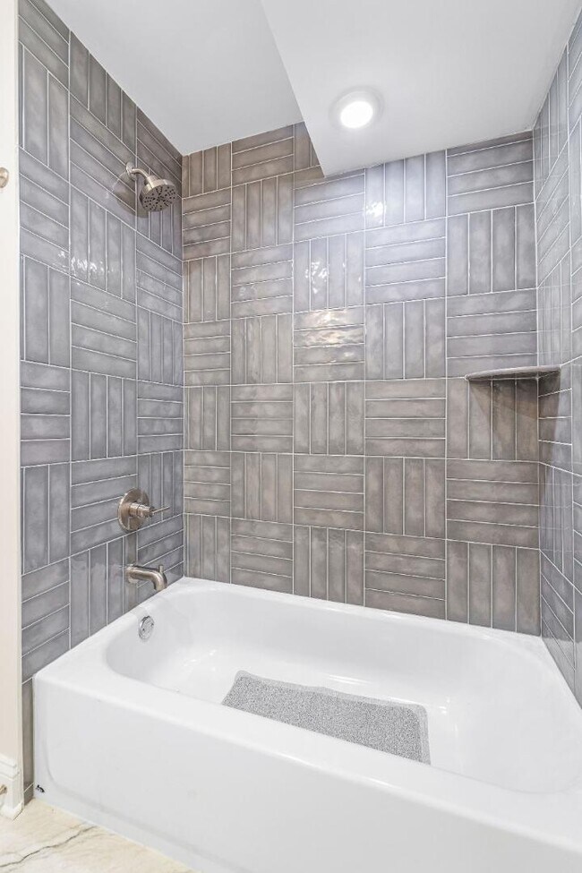 Building Photo - 2341 N College Ave