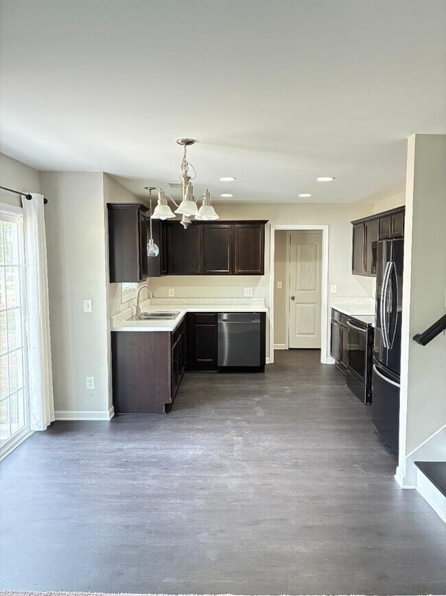 Building Photo - 4000 Saxby Ln NW