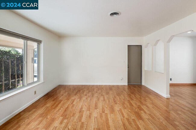 Building Photo - 1326 Babel Ln