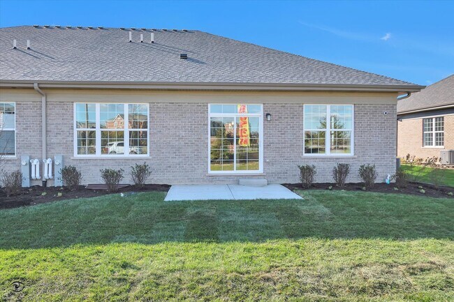 Building Photo - 8022 Bradley Dr