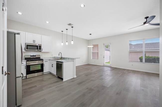 Building Photo - 6138 Hadley Commons Dr