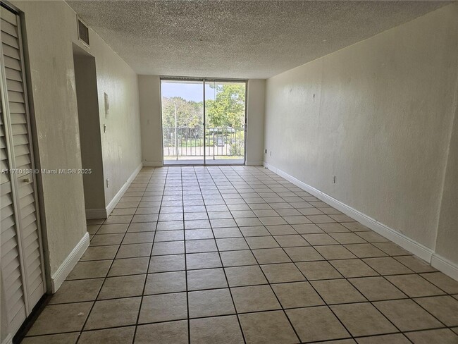 Building Photo - 1805 Sans Souci Blvd