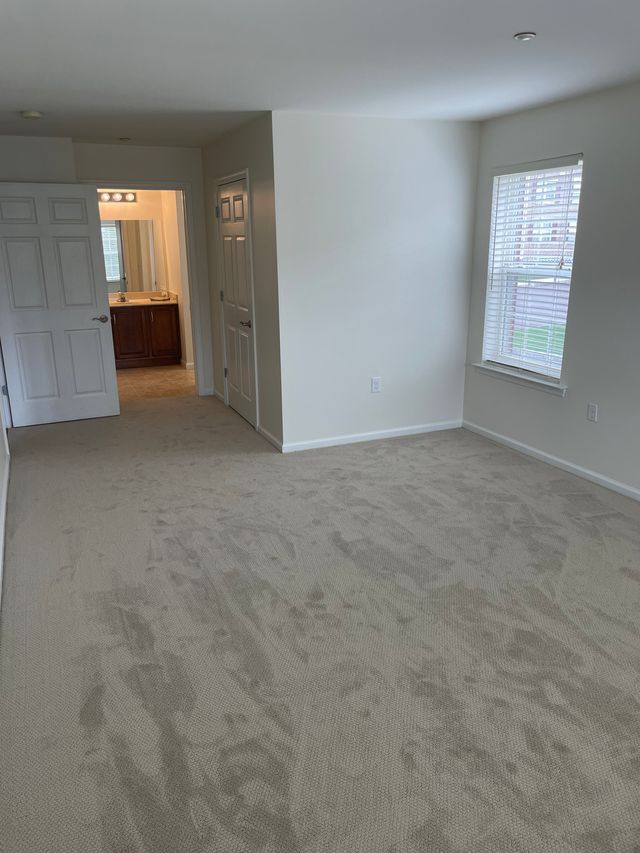 Master Bedroom - 3920 Ashland Dr