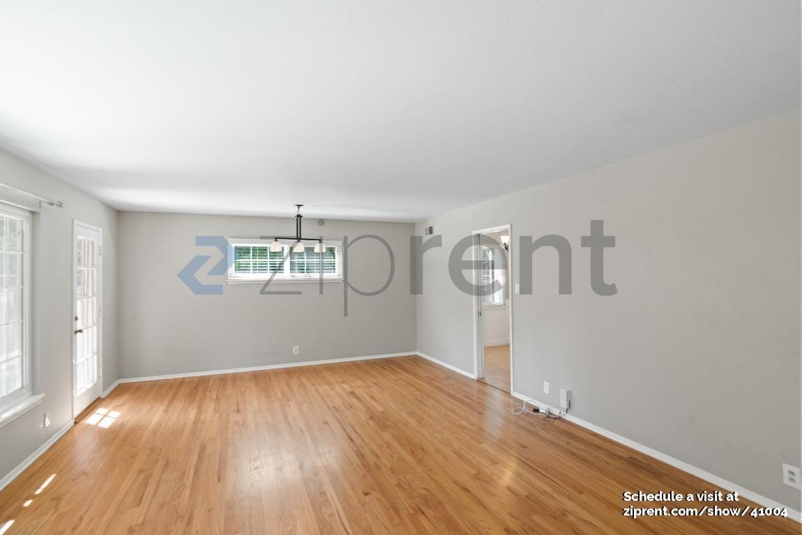 Building Photo - 2276 Markham Ave