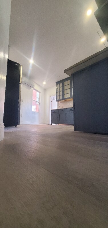 Building Photo - 132 Millbury St