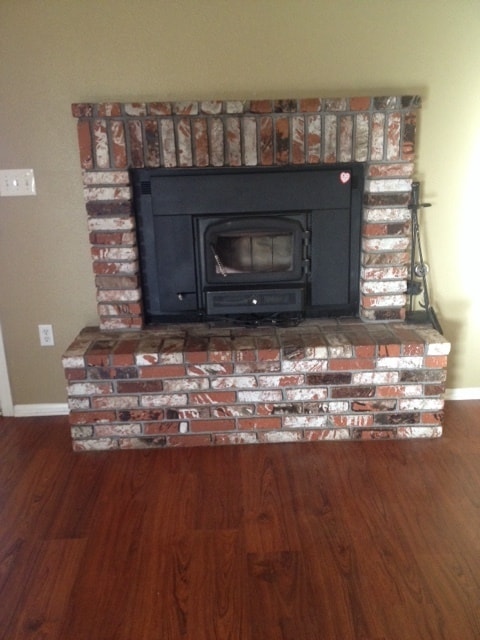 Building Photo - SOLAR!!! 3 BEDROOM NEWER HOME SOUTH OF BEA...