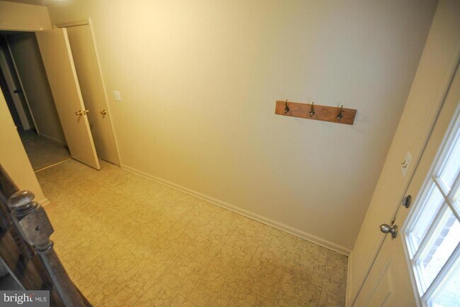 Building Photo - 128 Sulgrave Ct