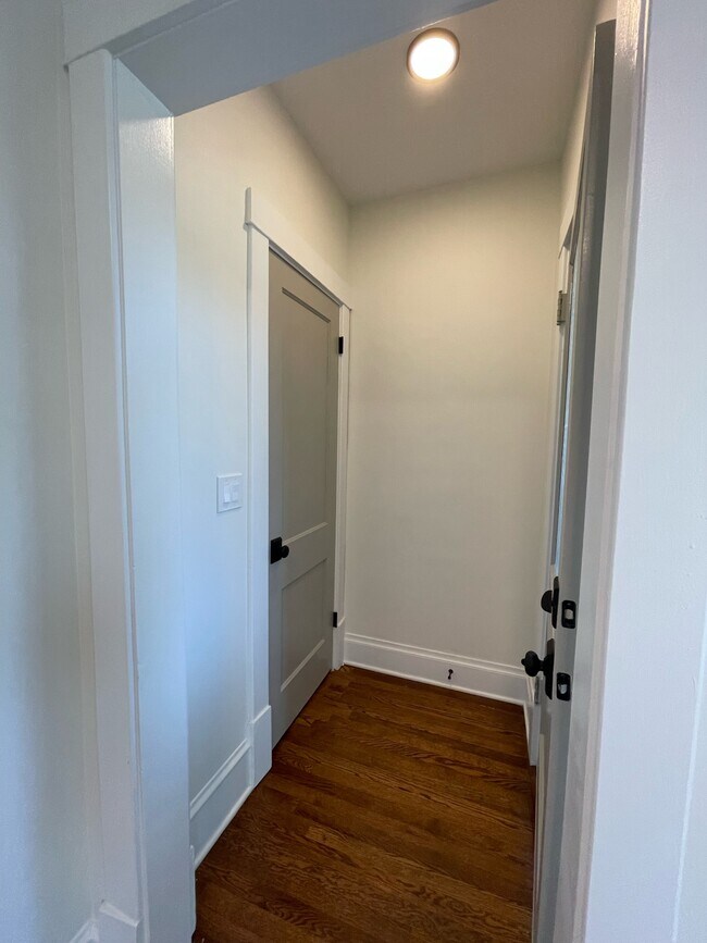 Building Photo - 3436 N Springfield Ave