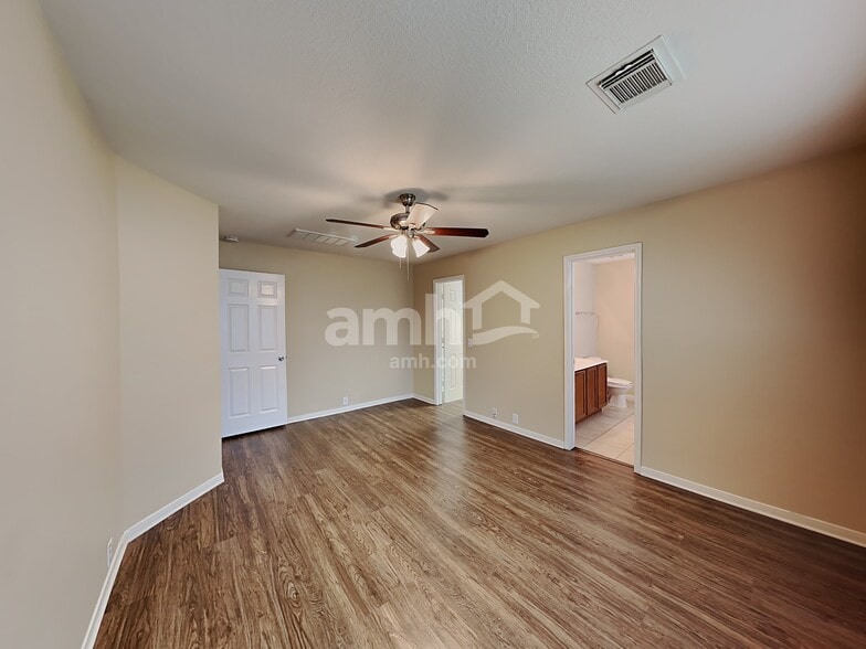 Building Photo - 16623 Grenada Falls Dr