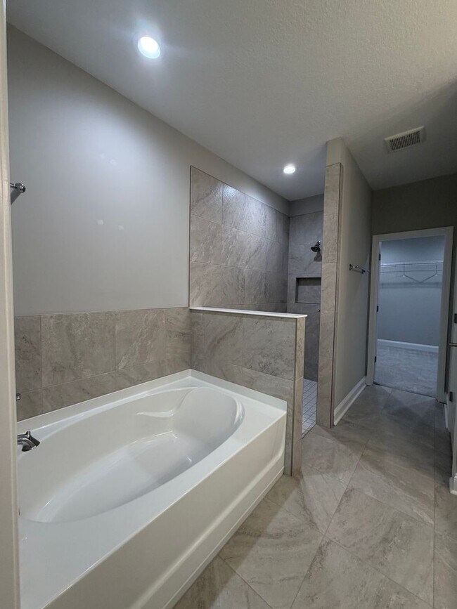 Building Photo - 158 The Villas Wy